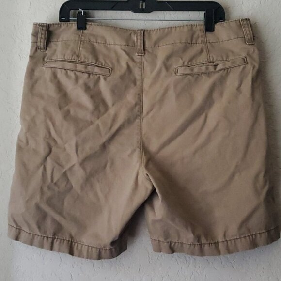 Old Navy size 36 Lived-In Straight 8 inch "Doe A Deer" khaki shorts - Picture 2 of 5